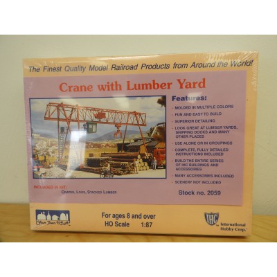 IHC, Crane with Lumber Yard, HO Scale 1:87, PLASTIC KIT, Stock no. 2059